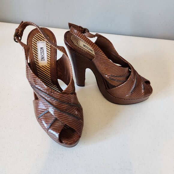 Moschino "EUC" - Picture 8 of 16